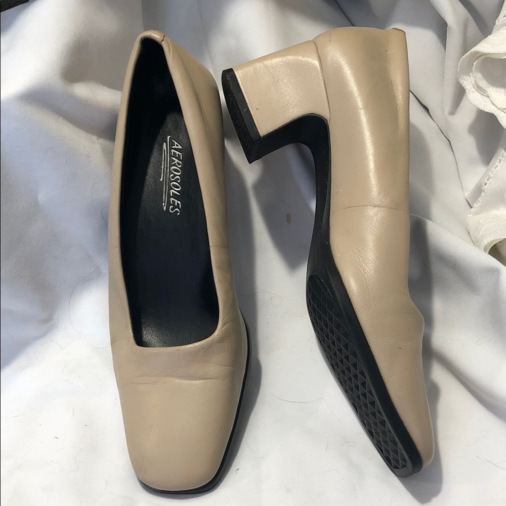 AEROSOLES Women's sz 7 Tan Block Heel Shoes